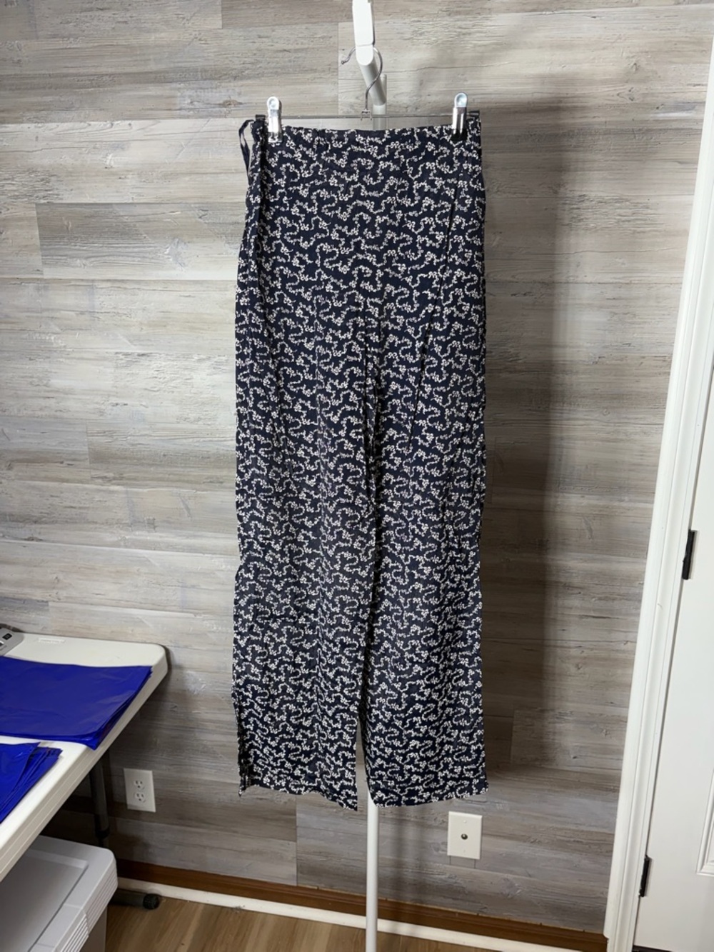 Navy and White Wide-Leg Tie-Detail Pants 1268